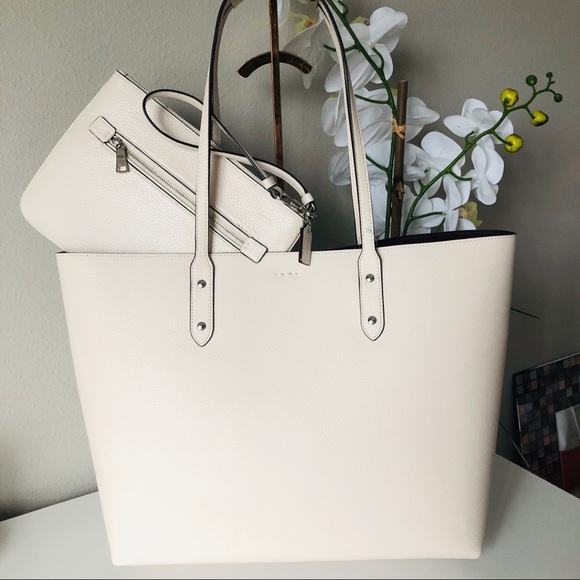 COACH STAR WARS TOWN TOTE & WRISTLET LAST DAY !!! - Picture 3 of 8